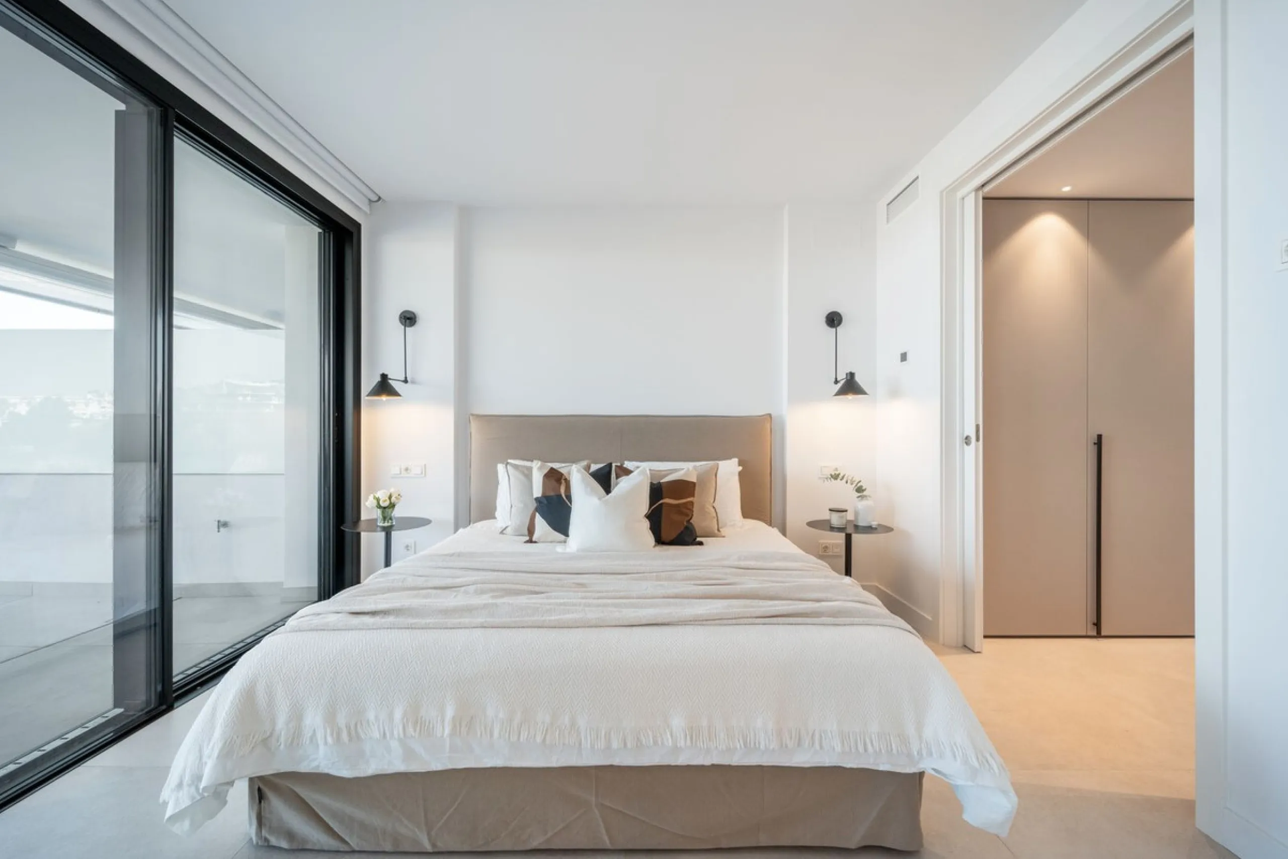 Newly completed luxury residence in Reserva del Higuerón – €1,150,000 – ready for immediate viewing!
