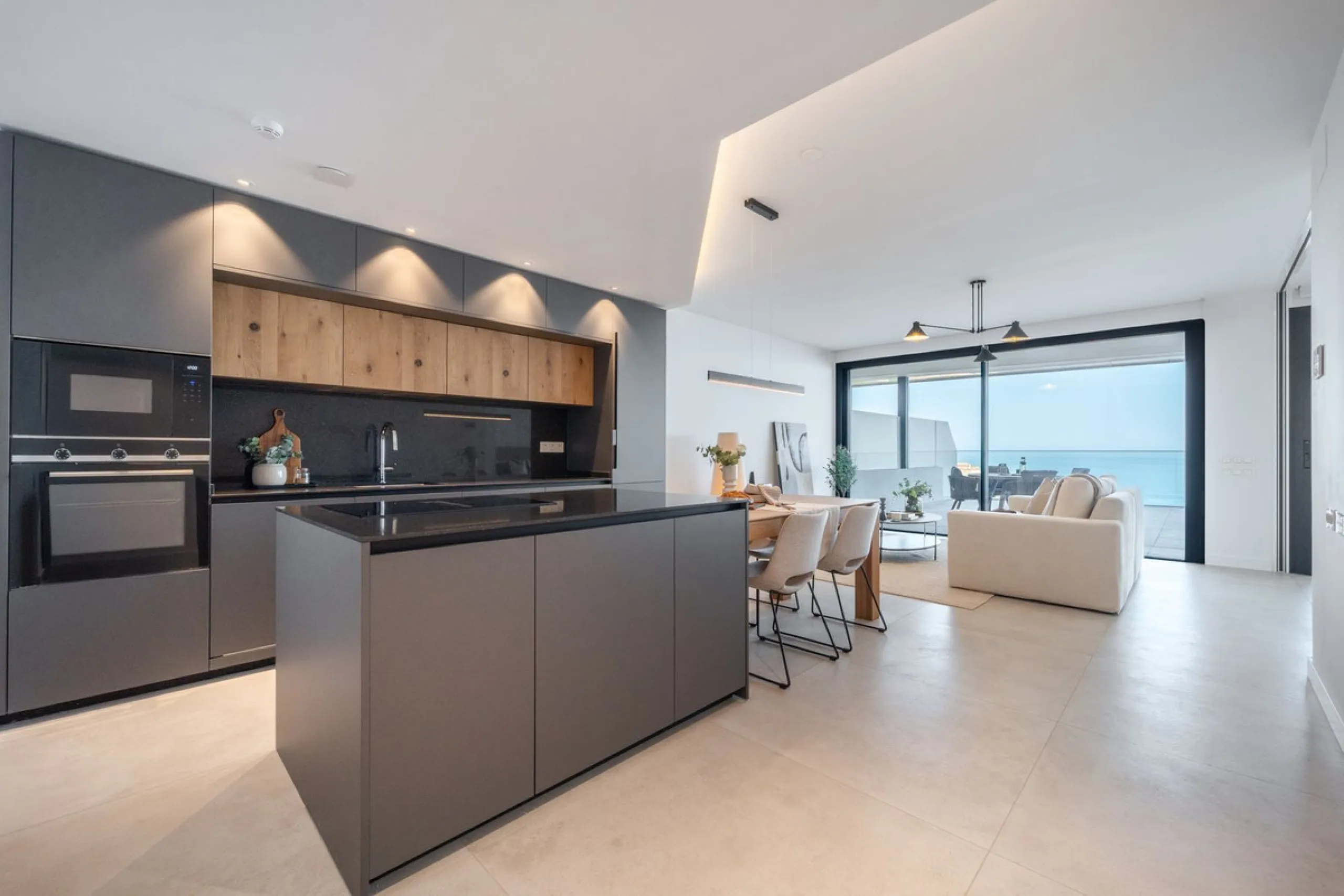 Newly completed luxury residence in Reserva del Higuerón – €1,150,000 – ready for immediate viewing!