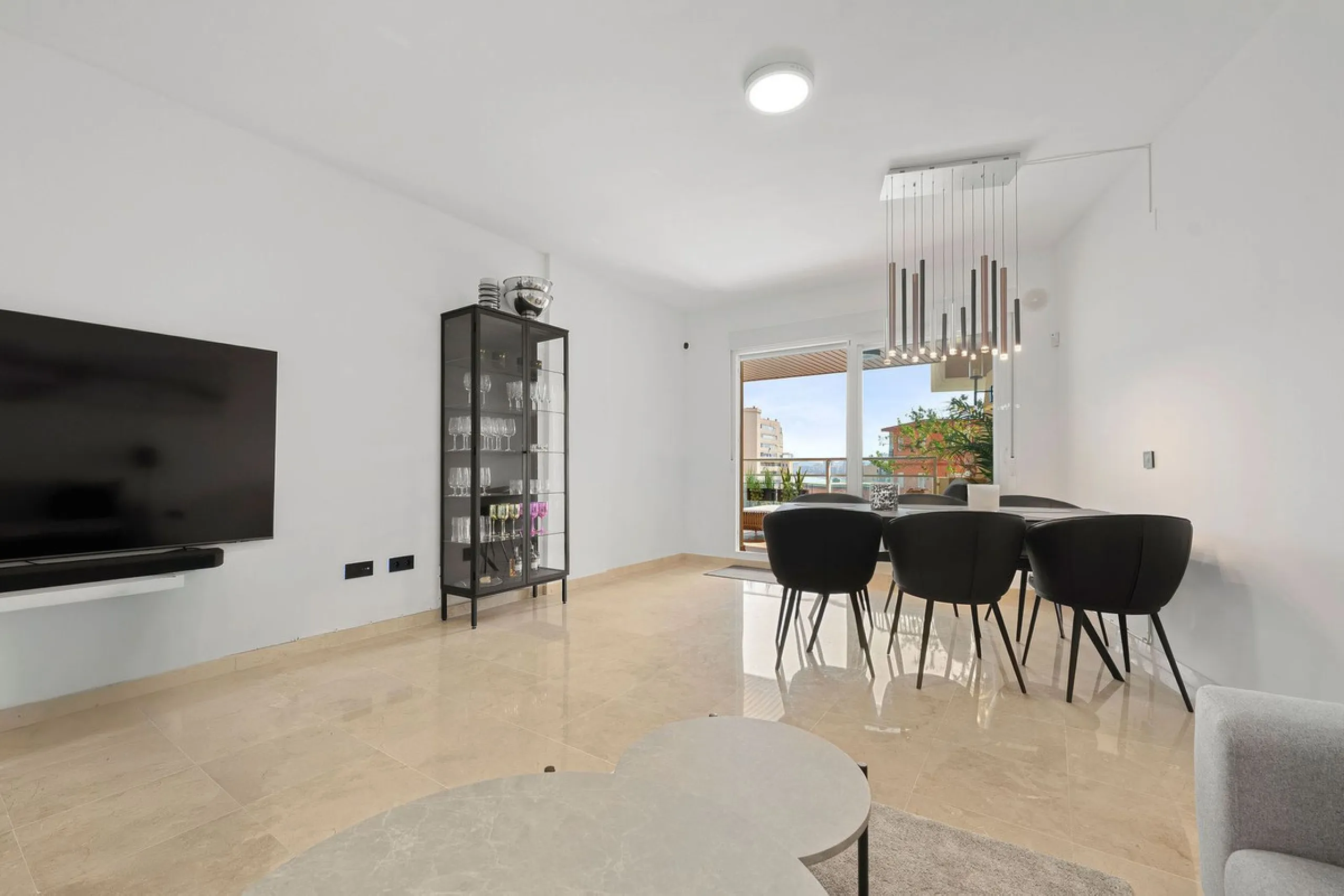 Welcome to this apartment in Torreblanca - situated just 200 meters from the beach!