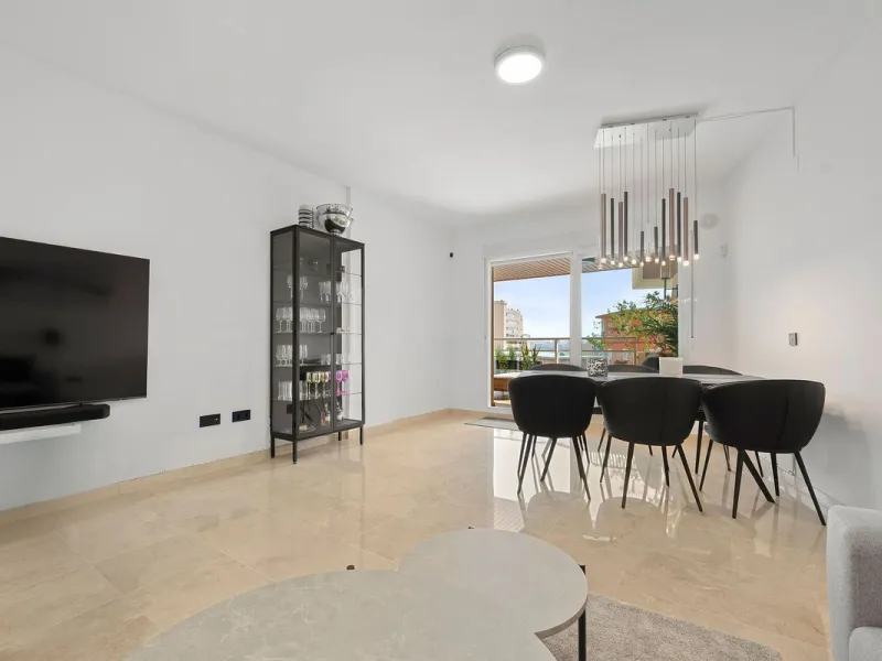 Welcome to this apartment in Torreblanca - situated just 200 meters from the beach!