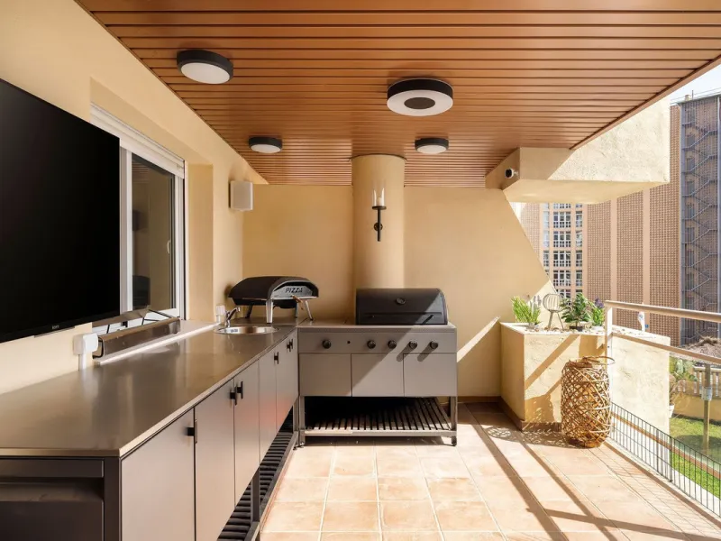 Welcome to this apartment in Torreblanca - situated just 200 meters from the beach!