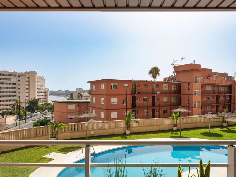 Welcome to this apartment in Torreblanca - situated just 200 meters from the beach!