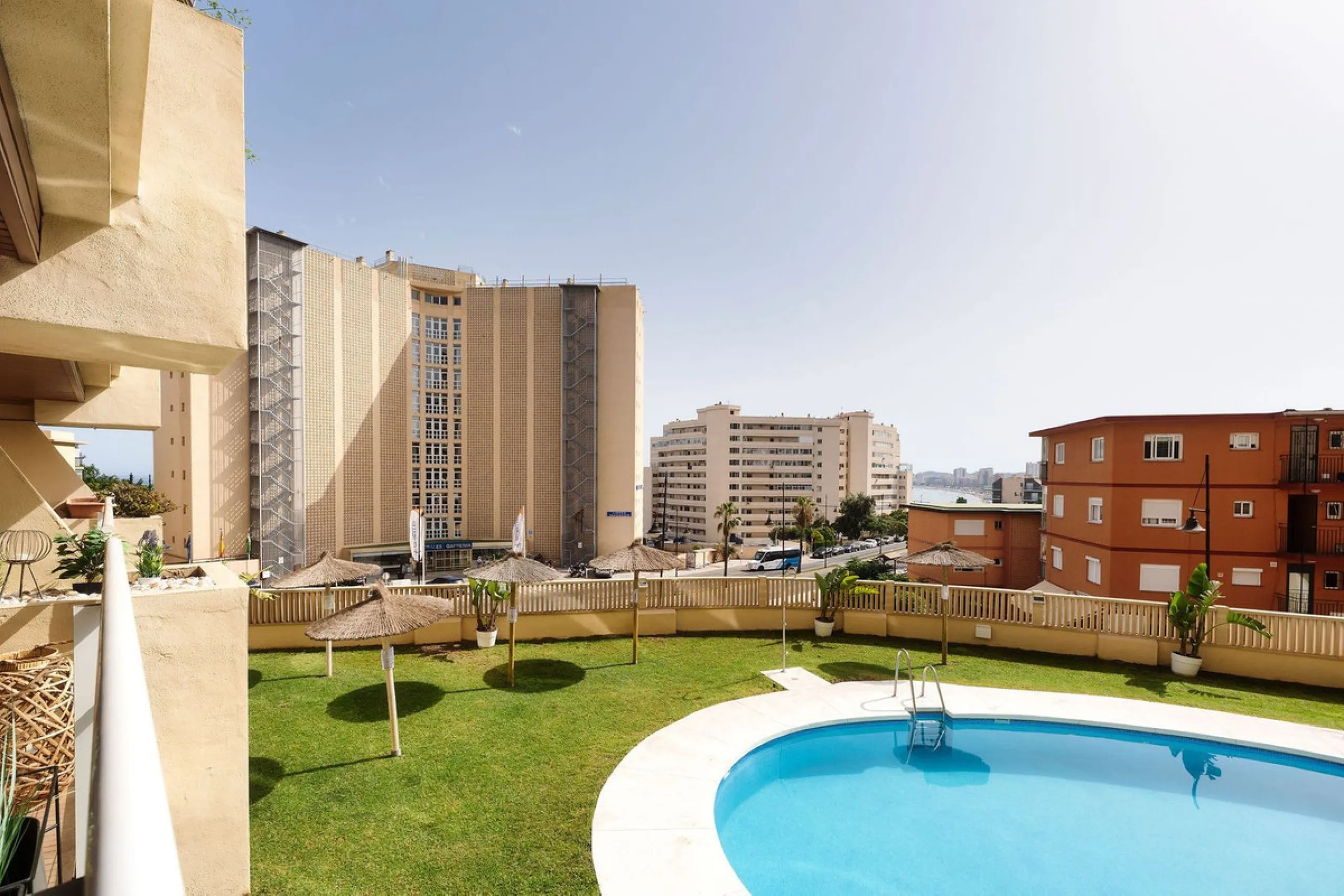 Welcome to this apartment in Torreblanca - situated just 200 meters from the beach!