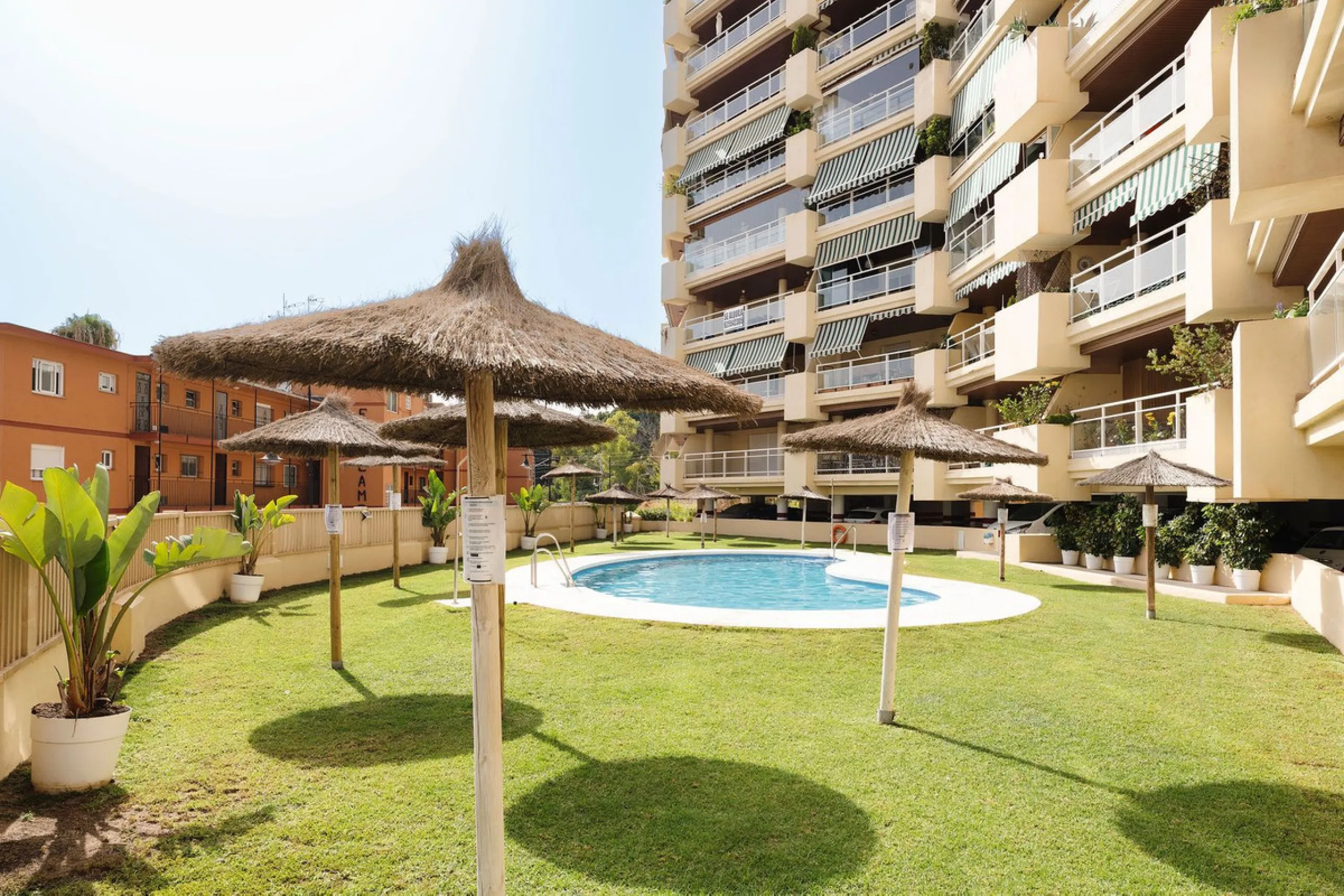 Welcome to this apartment in Torreblanca - situated just 200 meters from the beach!