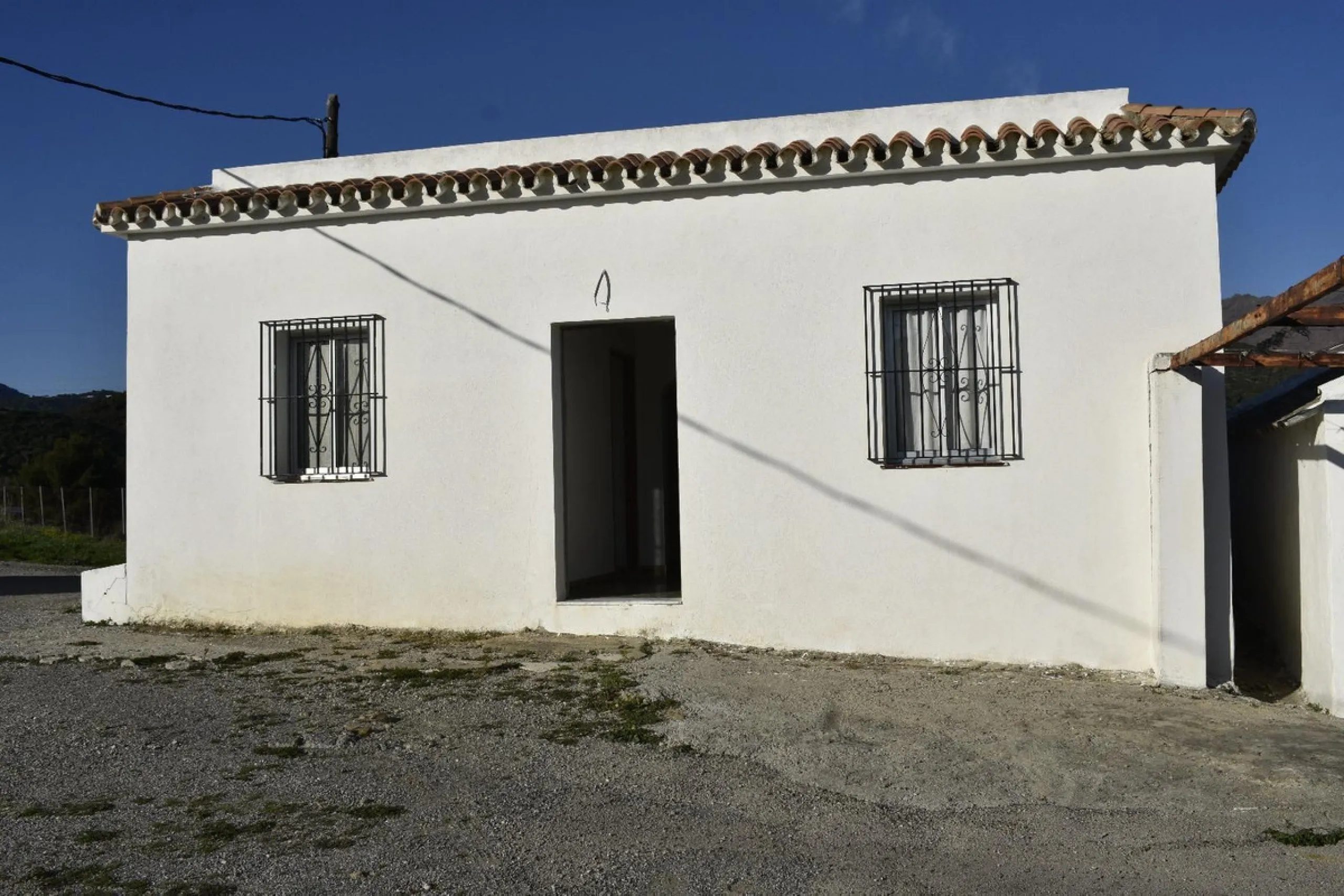 Unique opportunity on the Costa del Sol! Plot with panoramic sea views in Bahía de Casares and the exclusive Finca Cortesín – Hotel Golf Resort. On the right side of the M300 road, Finca Cortesin Casares.