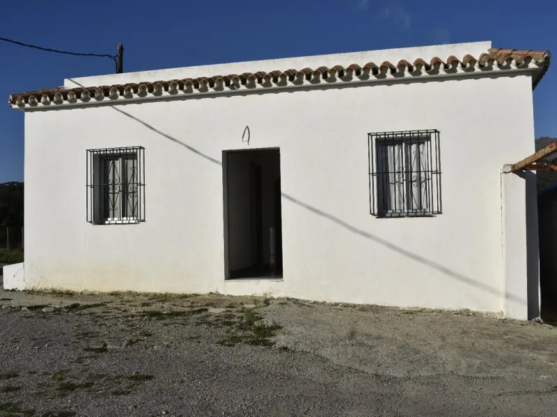 Unique opportunity on the Costa del Sol! Plot with panoramic sea views in Bahía de Casares and the exclusive Finca Cortesín – Hotel Golf Resort. On the right side of the M300 road, Finca Cortesin Casares.