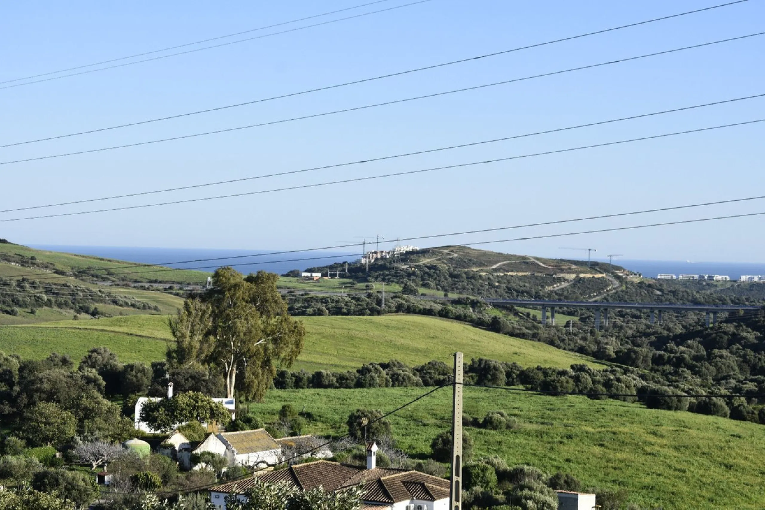 Unique opportunity on the Costa del Sol! Plot with panoramic sea views in Bahía de Casares and the exclusive Finca Cortesín – Hotel Golf Resort. On the right side of the M300 road, Finca Cortesin Casares.