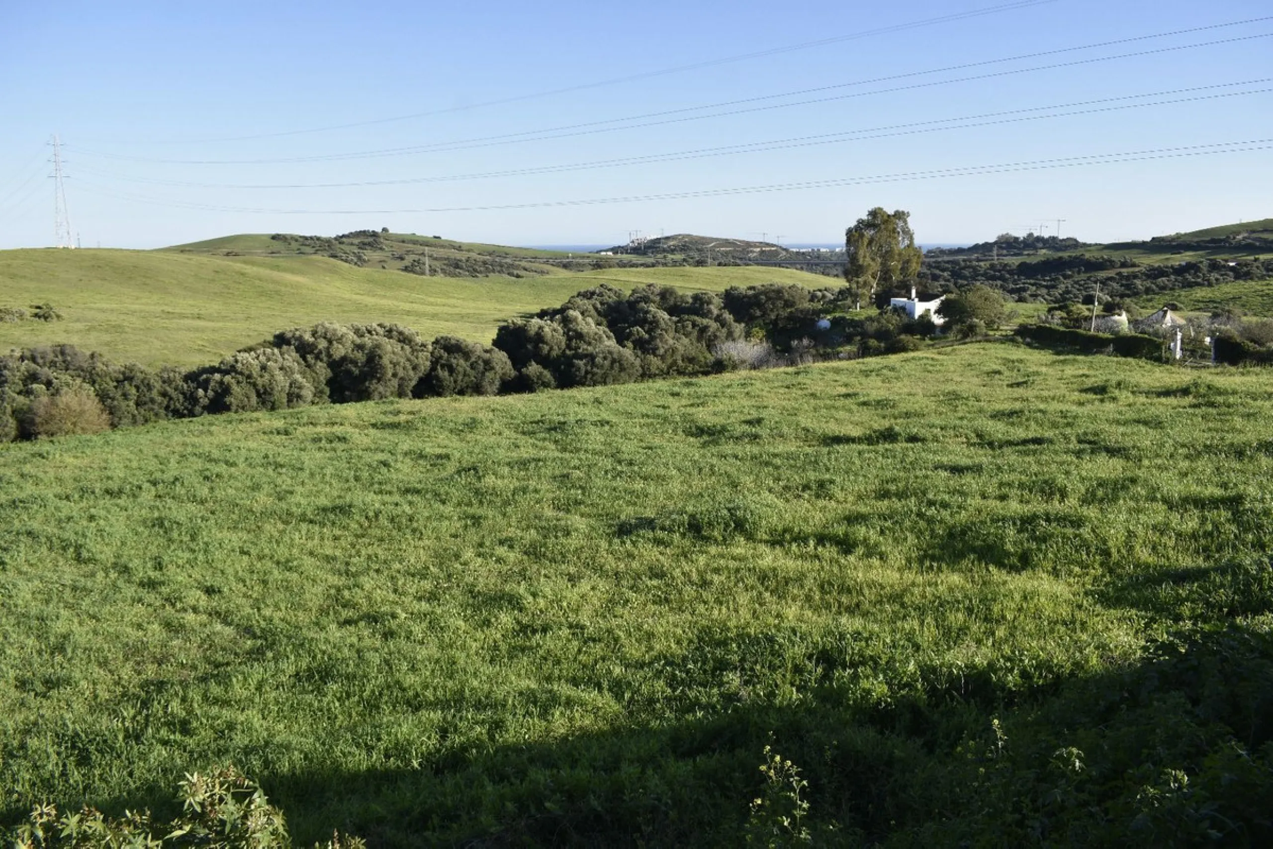 Unique opportunity on the Costa del Sol! Plot with panoramic sea views in Bahía de Casares and the exclusive Finca Cortesín – Hotel Golf Resort. On the right side of the M300 road, Finca Cortesin Casares.