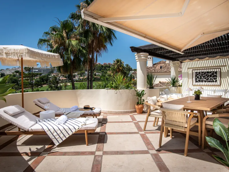 Apartment - Penthouse Duplex в продаже в Marbella, Málaga. В доме 3 спален и 4 ванных комнат. Площадь дома 155 м²