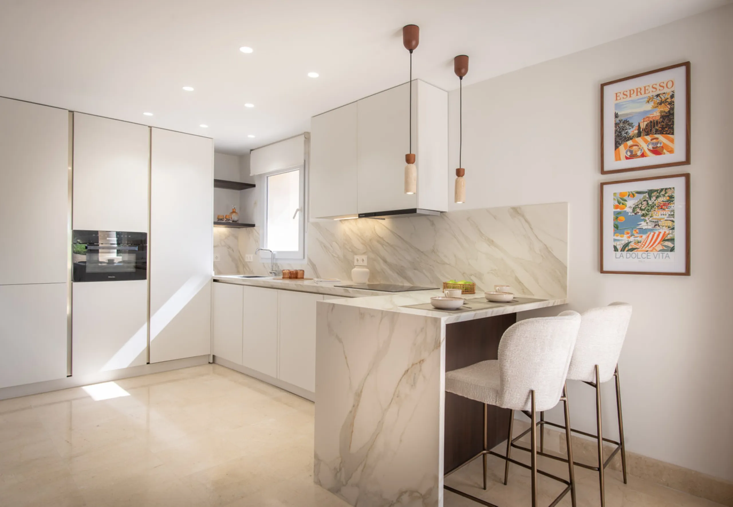 Apartment - Penthouse Duplex в продаже в Marbella, Málaga. В доме 3 спален и 4 ванных комнат. Площадь дома 155 м²