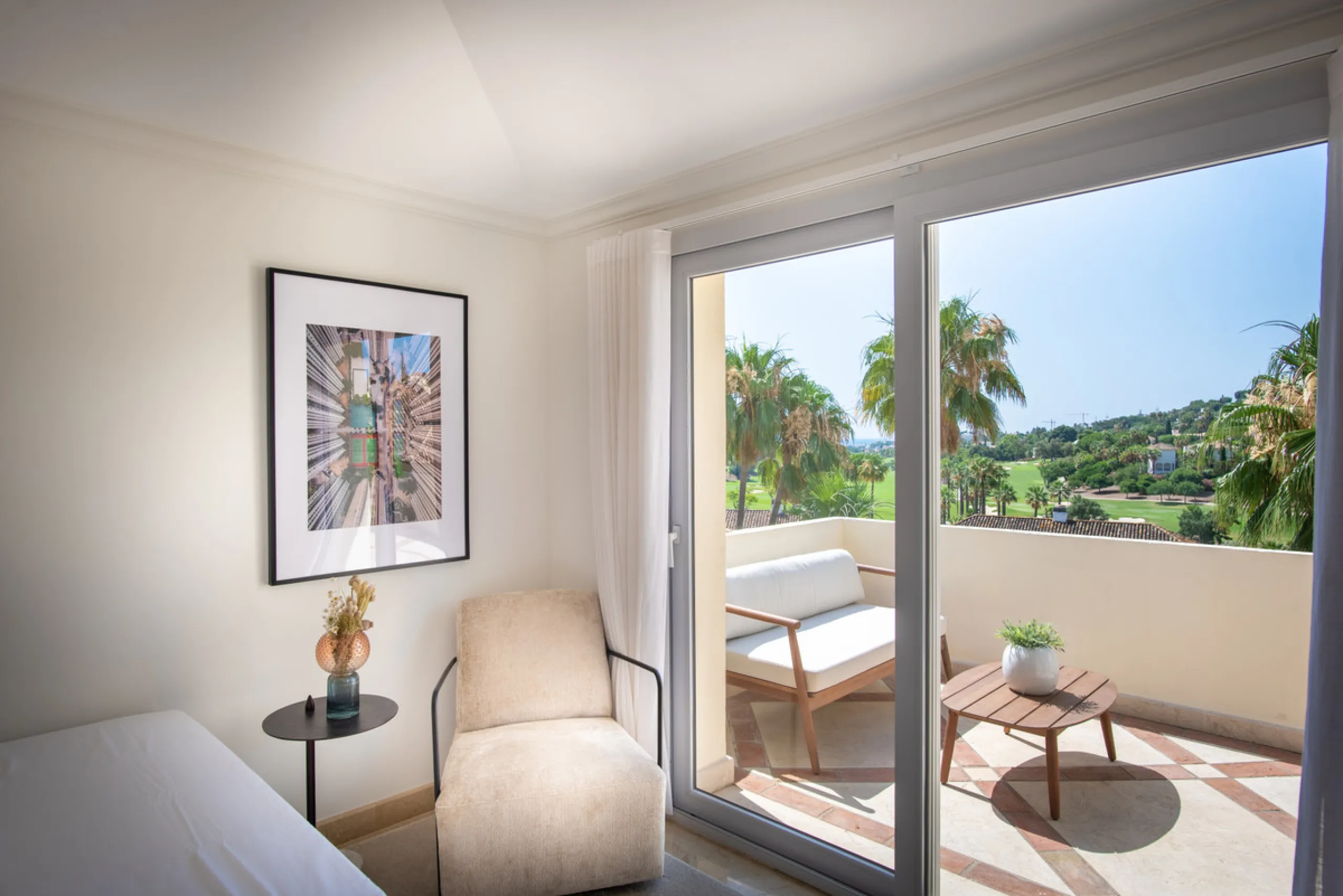 Apartment - Penthouse Duplex в продаже в Marbella, Málaga. В доме 3 спален и 4 ванных комнат. Площадь дома 155 м²