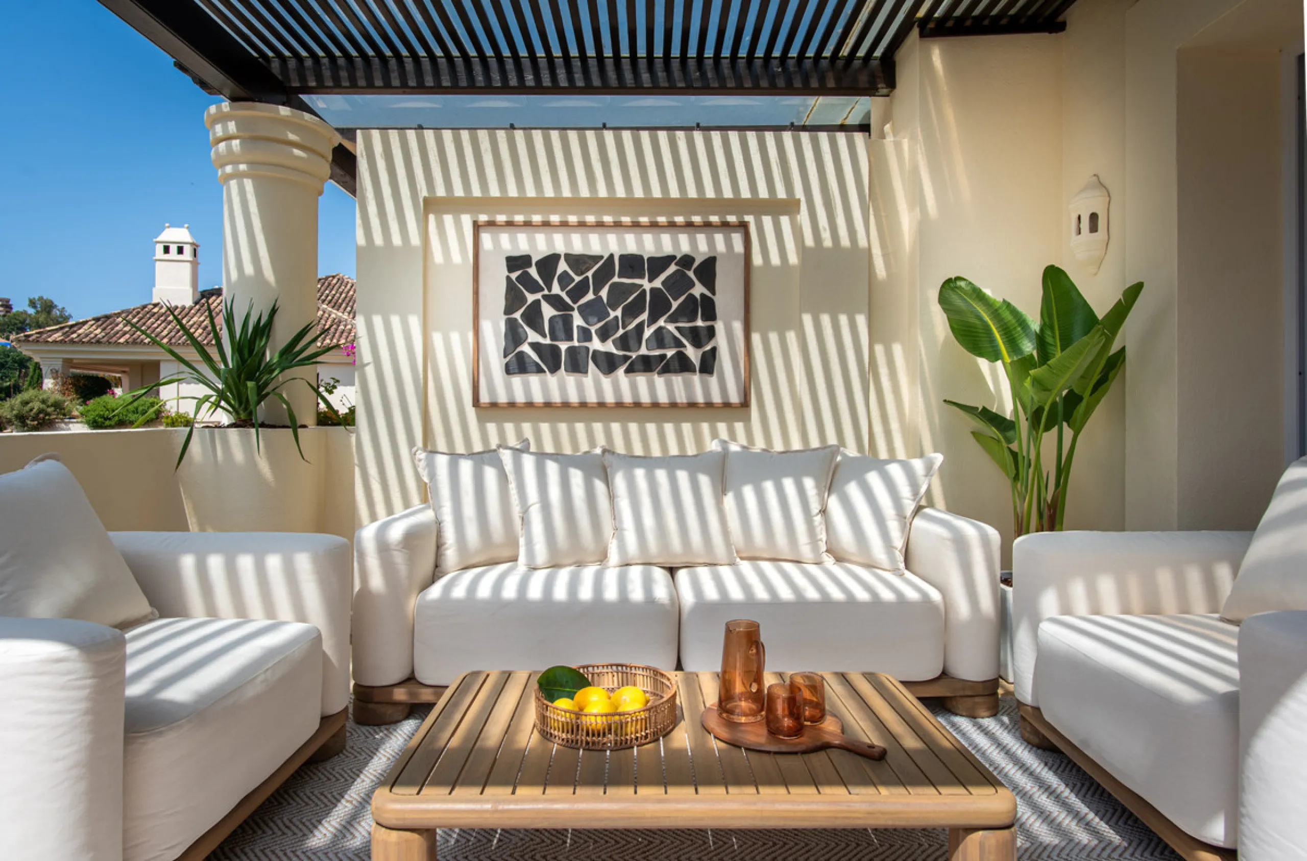 Apartment - Penthouse Duplex в продаже в Marbella, Málaga. В доме 3 спален и 4 ванных комнат. Площадь дома 155 м²