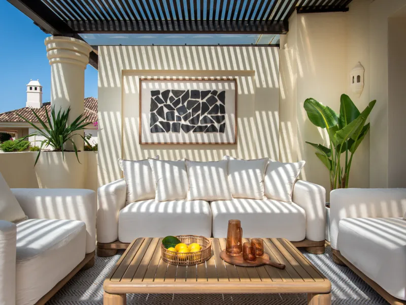 Apartment - Penthouse Duplex в продаже в Marbella, Málaga. В доме 3 спален и 4 ванных комнат. Площадь дома 155 м²