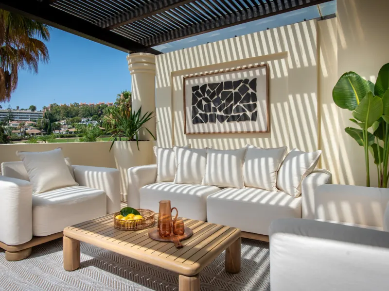 Apartment - Penthouse Duplex в продаже в Marbella, Málaga. В доме 3 спален и 4 ванных комнат. Площадь дома 155 м²