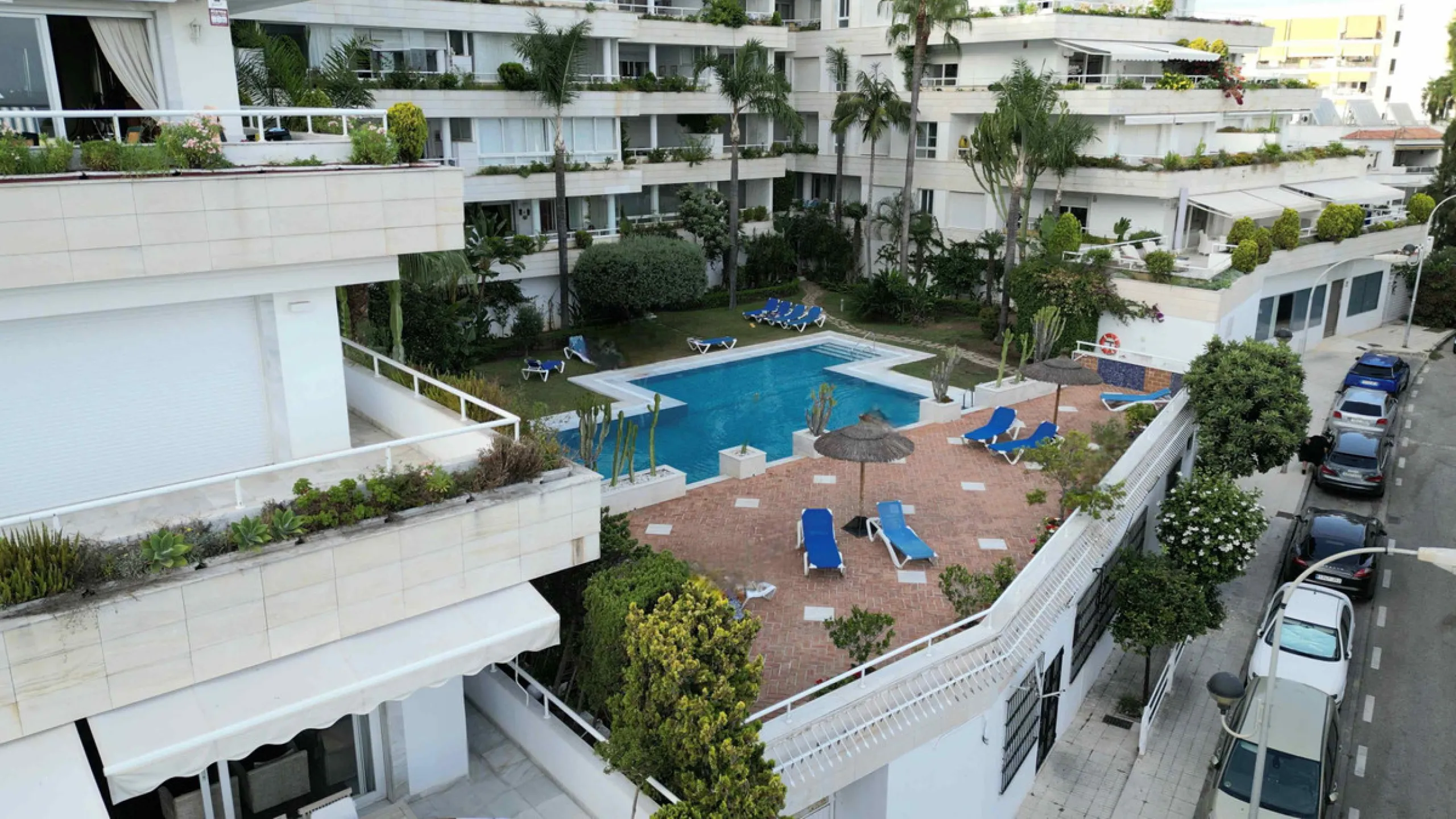 Apartment - Middle Floor Apartment в продаже в Marbella, Málaga. В доме 2 спален и 1 ванных комнат. Площадь дома 203 м²