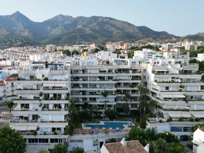 Apartment - Middle Floor Apartment в продаже в Marbella, Málaga. В доме 2 спален и 1 ванных комнат. Площадь дома 203 м²