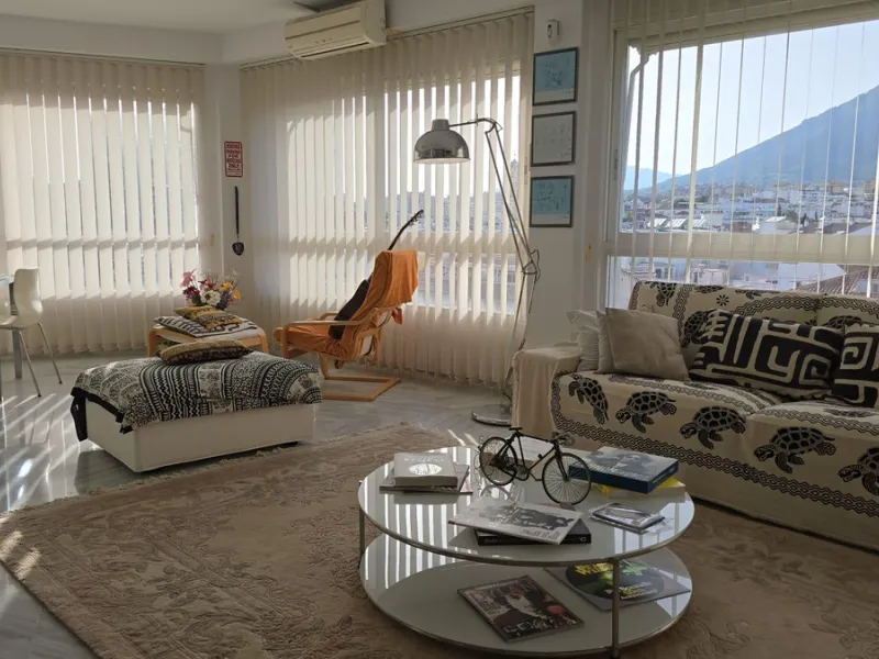 Apartment - Middle Floor Apartment в продаже в Marbella, Málaga. В доме 2 спален и 1 ванных комнат. Площадь дома 203 м²