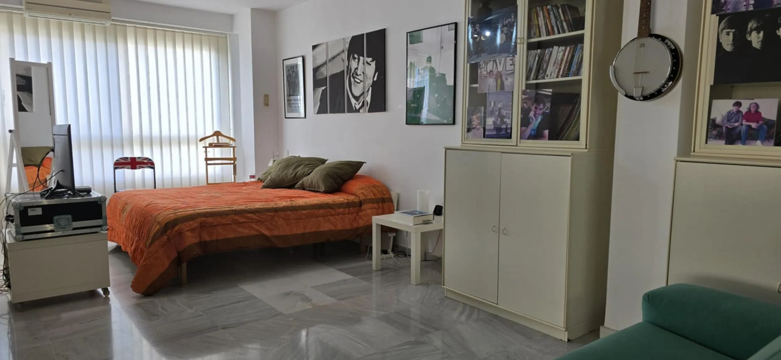 Apartment - Middle Floor Apartment в продаже в Marbella, Málaga. В доме 2 спален и 1 ванных комнат. Площадь дома 203 м²