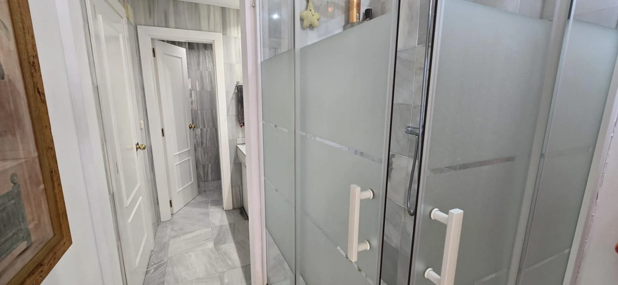 Apartment - Middle Floor Apartment в продаже в Marbella, Málaga. В доме 2 спален и 1 ванных комнат. Площадь дома 203 м²