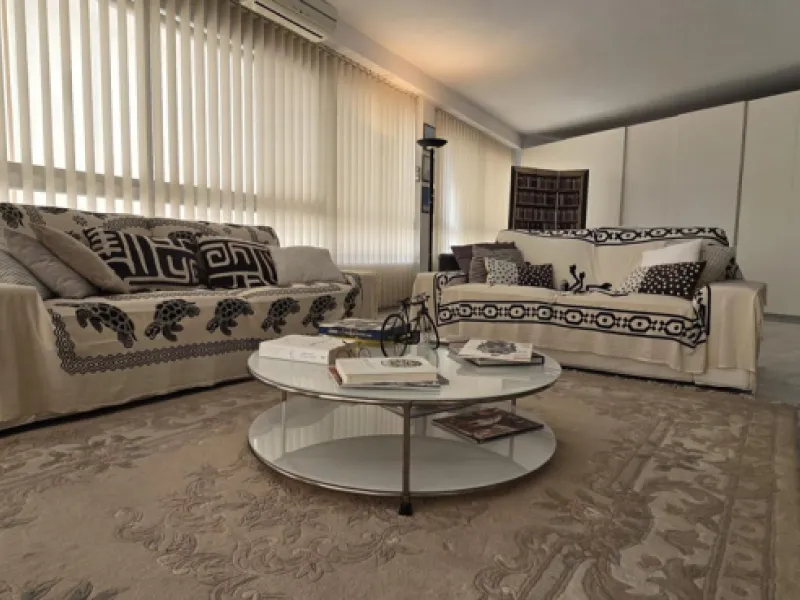 Apartment - Middle Floor Apartment в продаже в Marbella, Málaga. В доме 2 спален и 1 ванных комнат. Площадь дома 203 м²