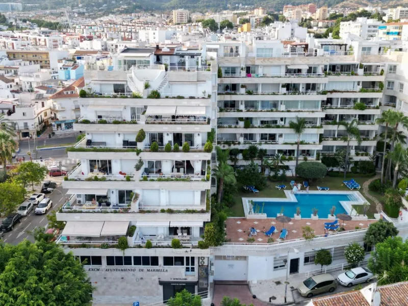 Apartment - Middle Floor Apartment в продаже в Marbella, Málaga. В доме 2 спален и 1 ванных комнат. Площадь дома 203 м²