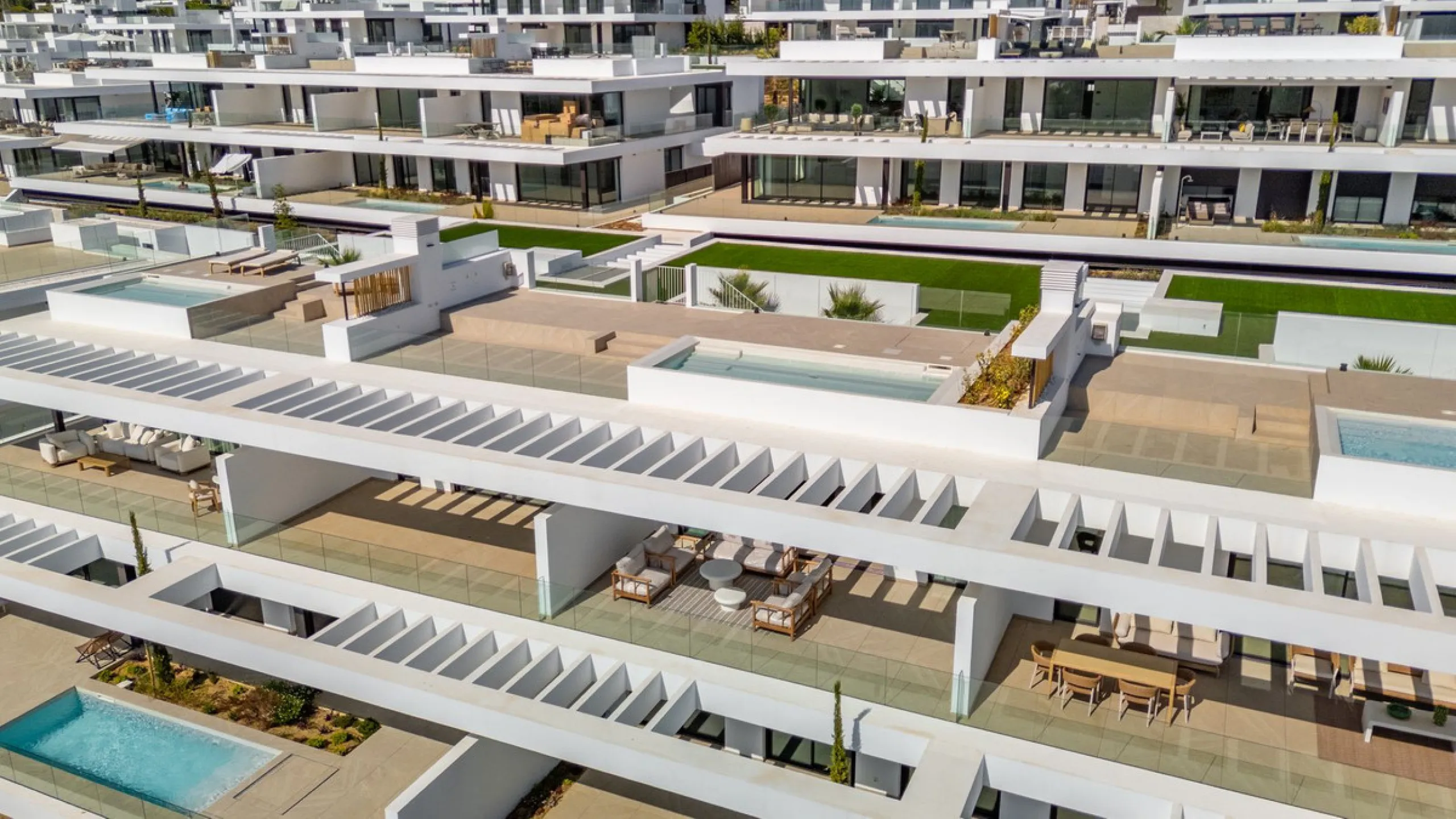 Spectacular 2-Bedroom Penthouse with Private Pool and Panoramic Views | Soul Marbella – Sunlife