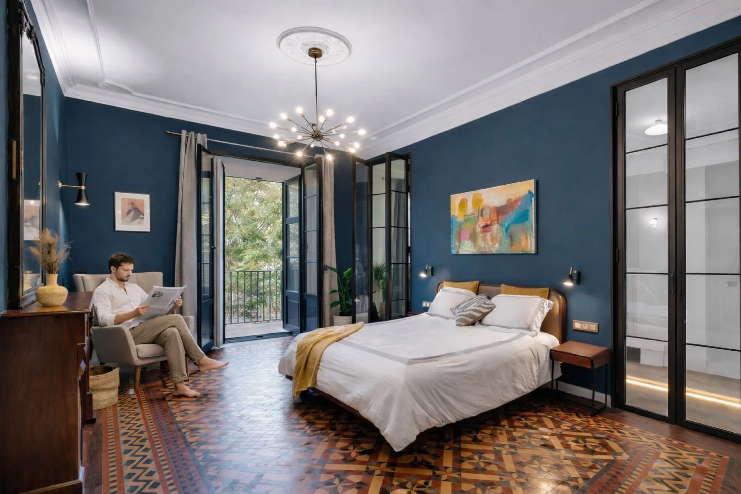 Renovierte Wohnung mit Galerie und hohen Decken nahe dem Triumphbogen, Barcelona