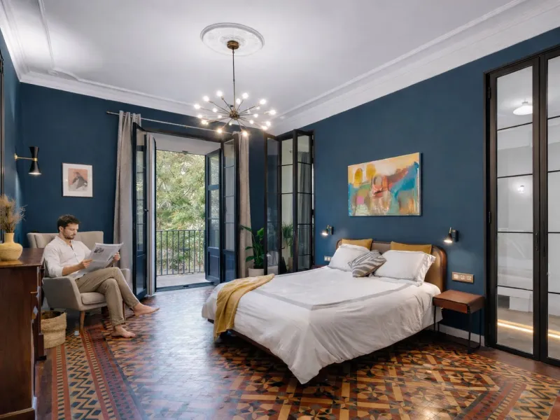 Renovierte Wohnung mit Galerie und hohen Decken nahe dem Triumphbogen, Barcelona