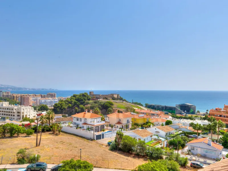 Apartment - Penthouse в продаже в Fuengirola, Málaga. В доме 2 спален и 2 ванных комнат. Площадь дома 78 м²