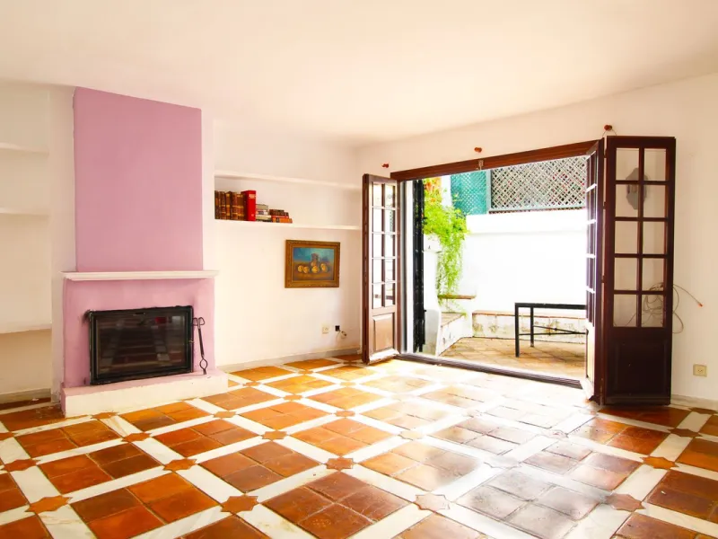 House - Townhouse в продаже в Marbella, Málaga. В доме 3 спален и 3 ванных комнат. Площадь дома 100 м²