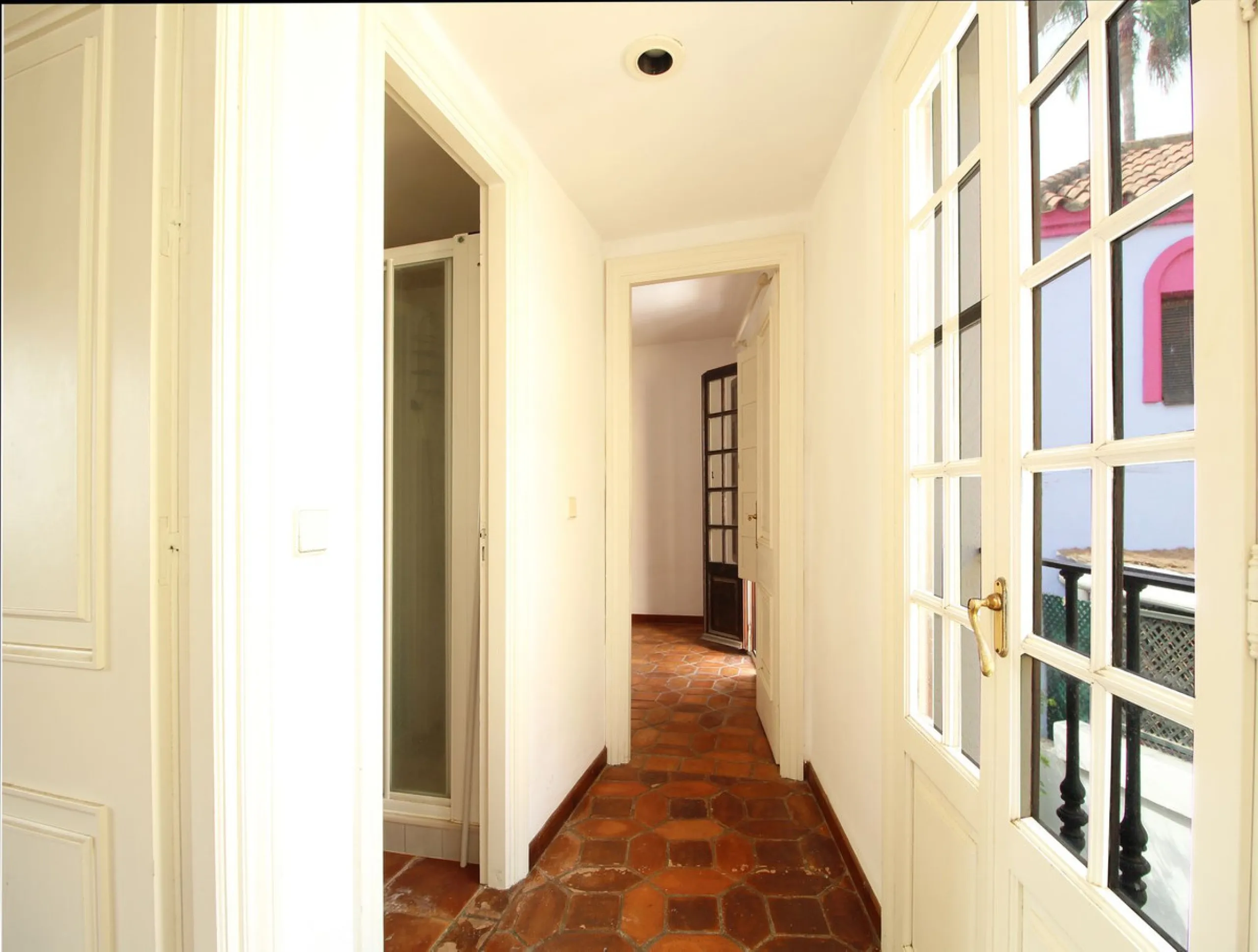 House - Townhouse в продаже в Marbella, Málaga. В доме 3 спален и 3 ванных комнат. Площадь дома 100 м²
