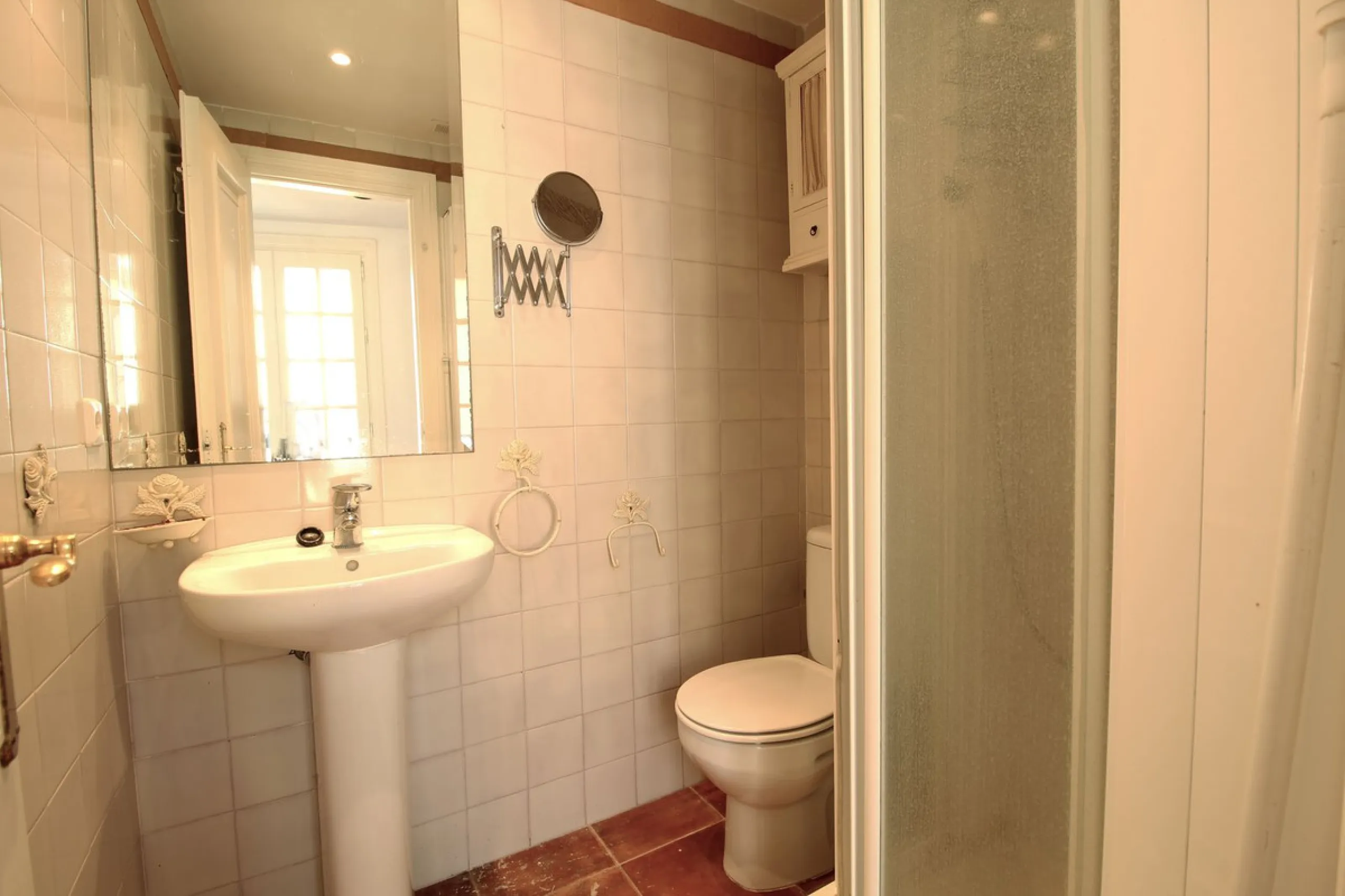 House - Townhouse в продаже в Marbella, Málaga. В доме 3 спален и 3 ванных комнат. Площадь дома 100 м²
