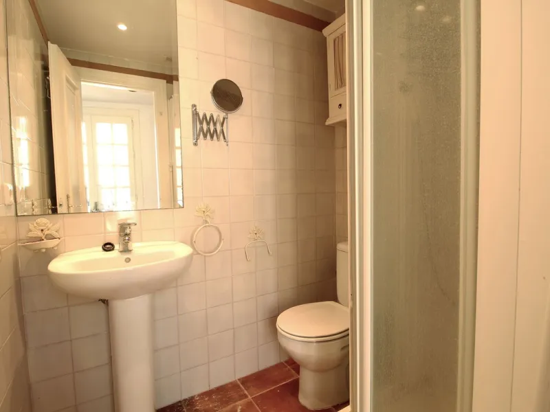 House - Townhouse в продаже в Marbella, Málaga. В доме 3 спален и 3 ванных комнат. Площадь дома 100 м²