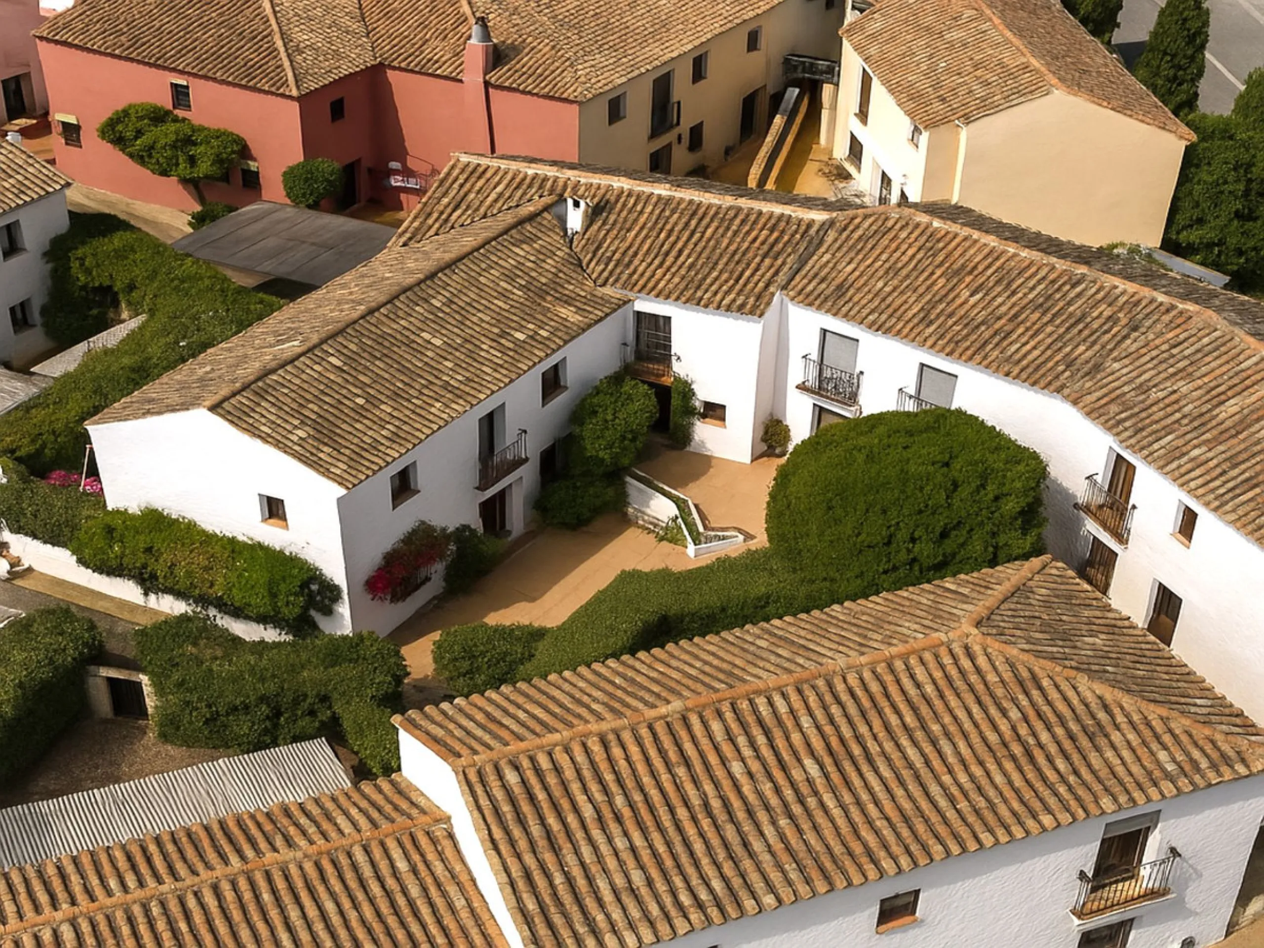 House - Townhouse в продаже в Marbella, Málaga. В доме 3 спален и 3 ванных комнат. Площадь дома 100 м²