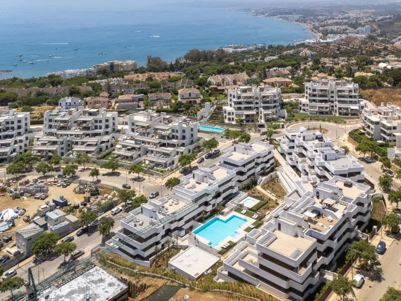 Apartment - Middle Floor Apartment в продаже в Estepona, Málaga. В доме 3 спален и 2 ванных комнат. Площадь дома 137 м²