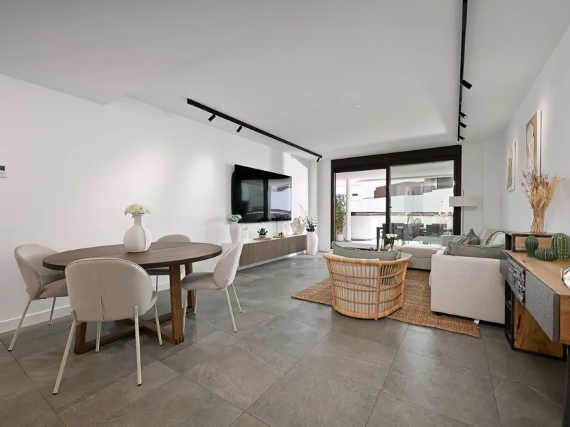 Apartment - Middle Floor Apartment в продаже в Estepona, Málaga. В доме 3 спален и 2 ванных комнат. Площадь дома 137 м²