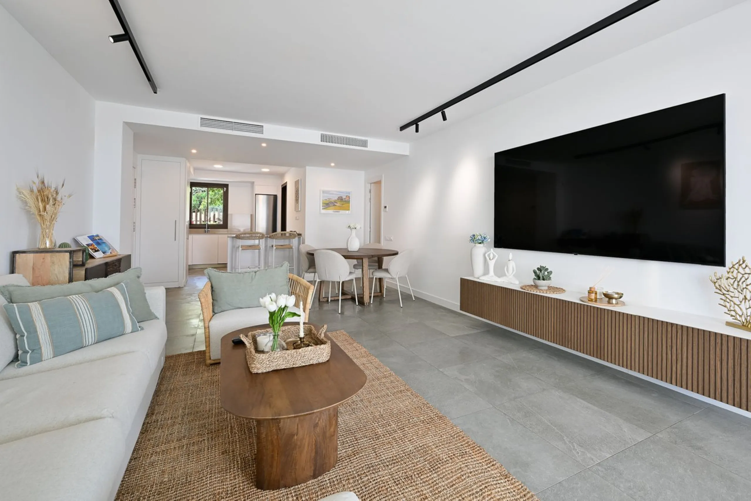 Apartment - Middle Floor Apartment в продаже в Estepona, Málaga. В доме 3 спален и 2 ванных комнат. Площадь дома 137 м²