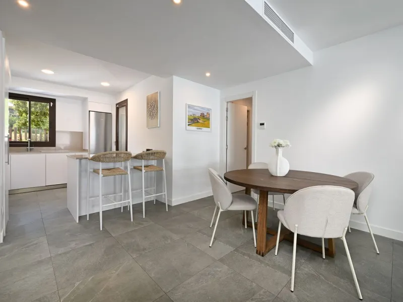 Apartment - Middle Floor Apartment в продаже в Estepona, Málaga. В доме 3 спален и 2 ванных комнат. Площадь дома 137 м²