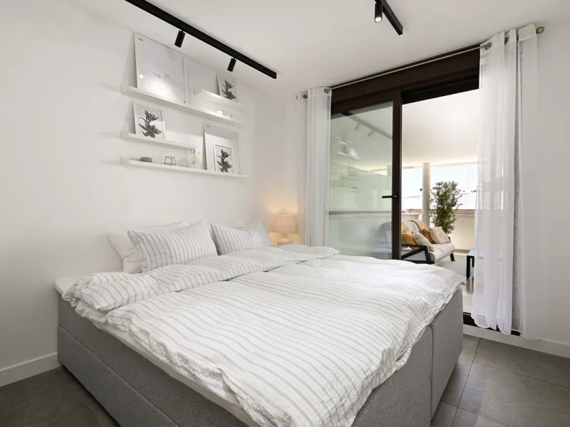 Apartment - Middle Floor Apartment в продаже в Estepona, Málaga. В доме 3 спален и 2 ванных комнат. Площадь дома 137 м²
