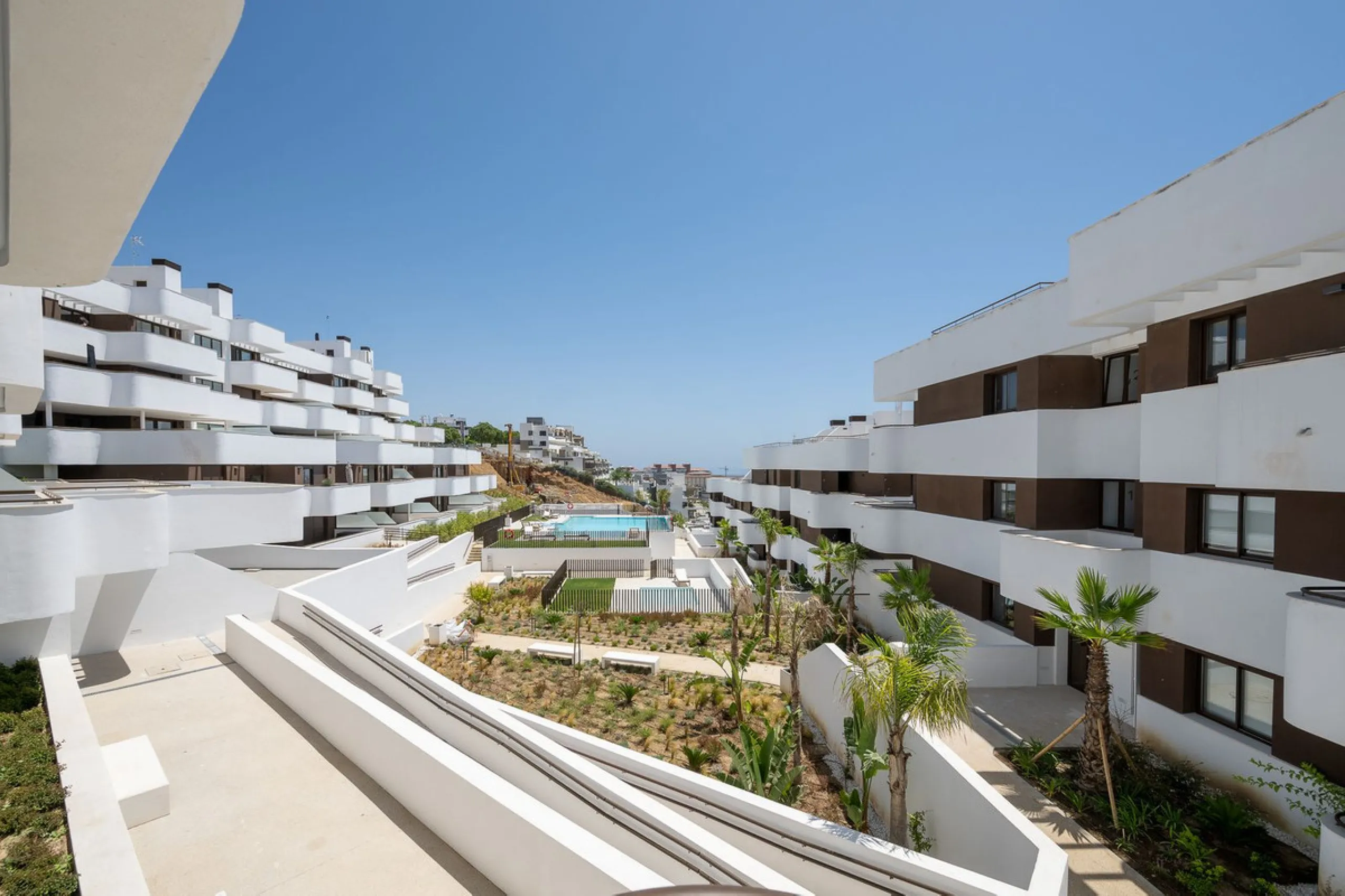Apartment - Middle Floor Apartment в продаже в Estepona, Málaga. В доме 3 спален и 2 ванных комнат. Площадь дома 137 м²