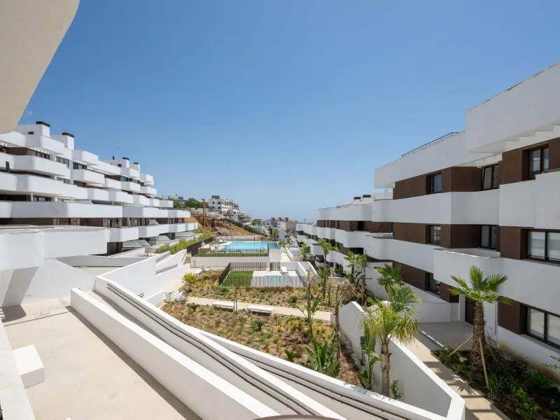 Apartment - Middle Floor Apartment в продаже в Estepona, Málaga. В доме 3 спален и 2 ванных комнат. Площадь дома 137 м²