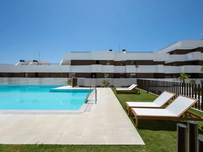 Apartment - Middle Floor Apartment в продаже в Estepona, Málaga. В доме 3 спален и 2 ванных комнат. Площадь дома 137 м²