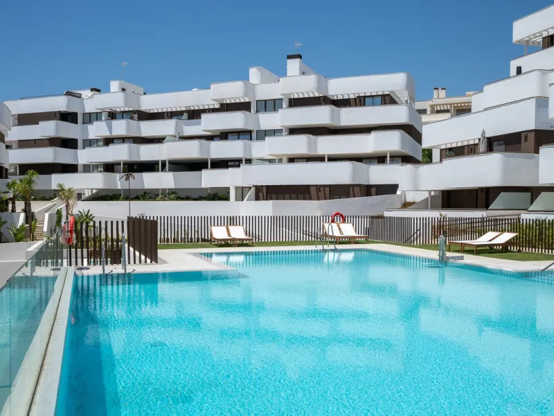 Apartment - Middle Floor Apartment в продаже в Estepona, Málaga. В доме 3 спален и 2 ванных комнат. Площадь дома 137 м²