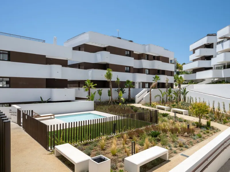 Apartment - Middle Floor Apartment в продаже в Estepona, Málaga. В доме 3 спален и 2 ванных комнат. Площадь дома 137 м²
