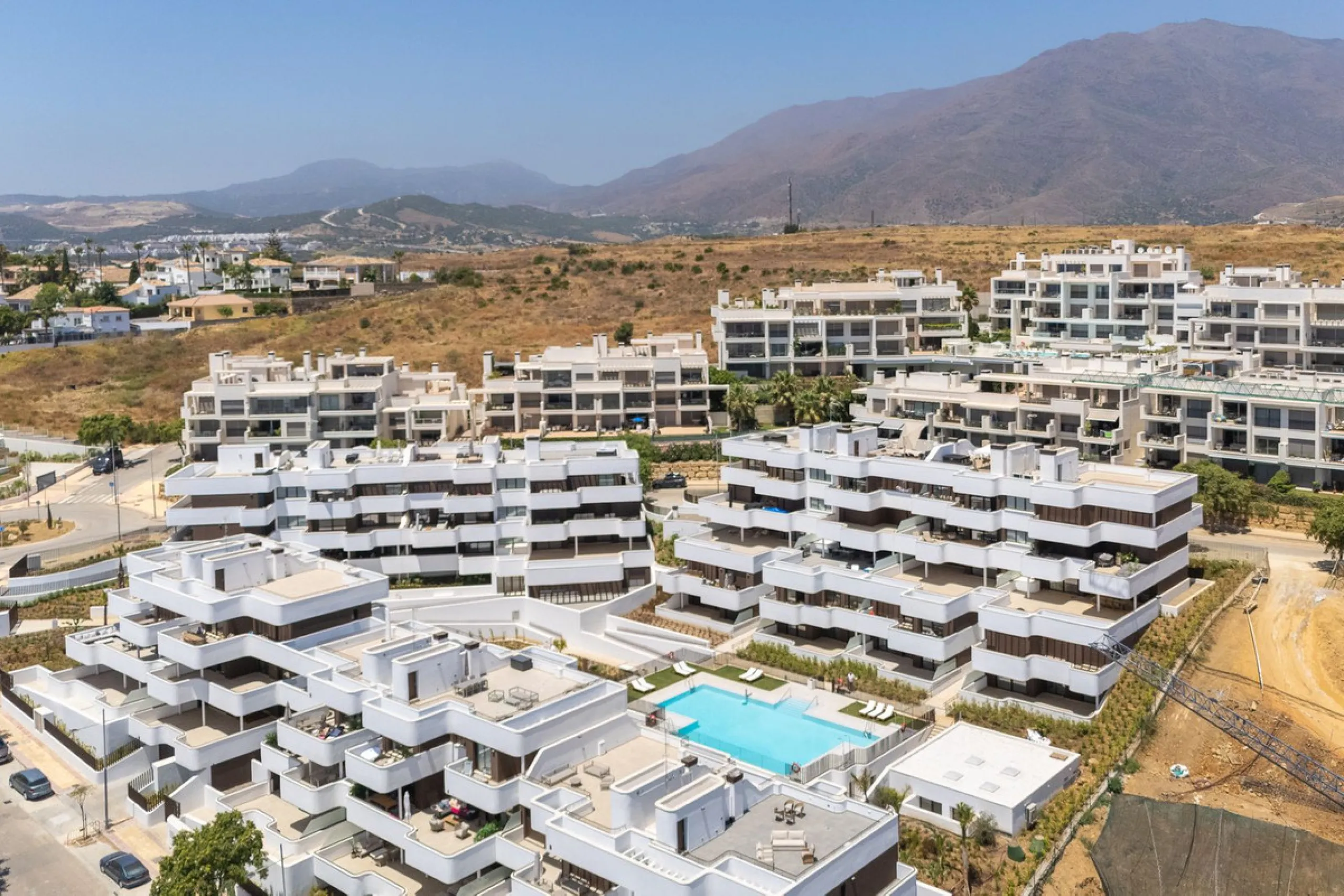 Apartment - Middle Floor Apartment в продаже в Estepona, Málaga. В доме 3 спален и 2 ванных комнат. Площадь дома 137 м²