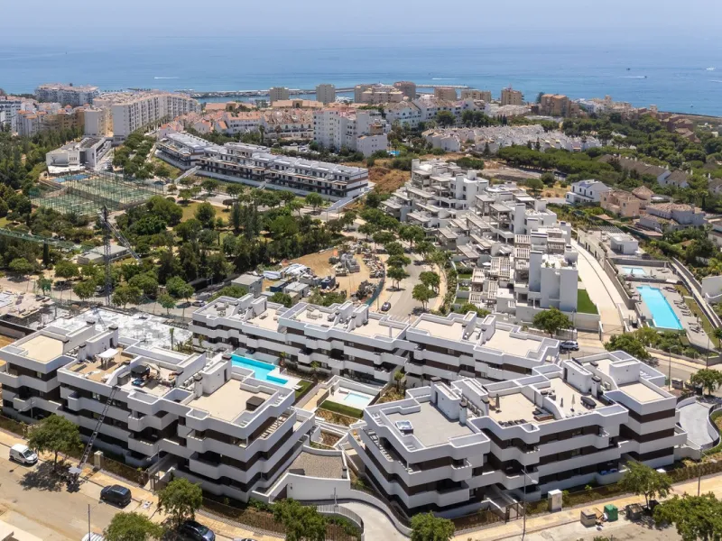 Apartment - Middle Floor Apartment в продаже в Estepona, Málaga. В доме 3 спален и 2 ванных комнат. Площадь дома 137 м²