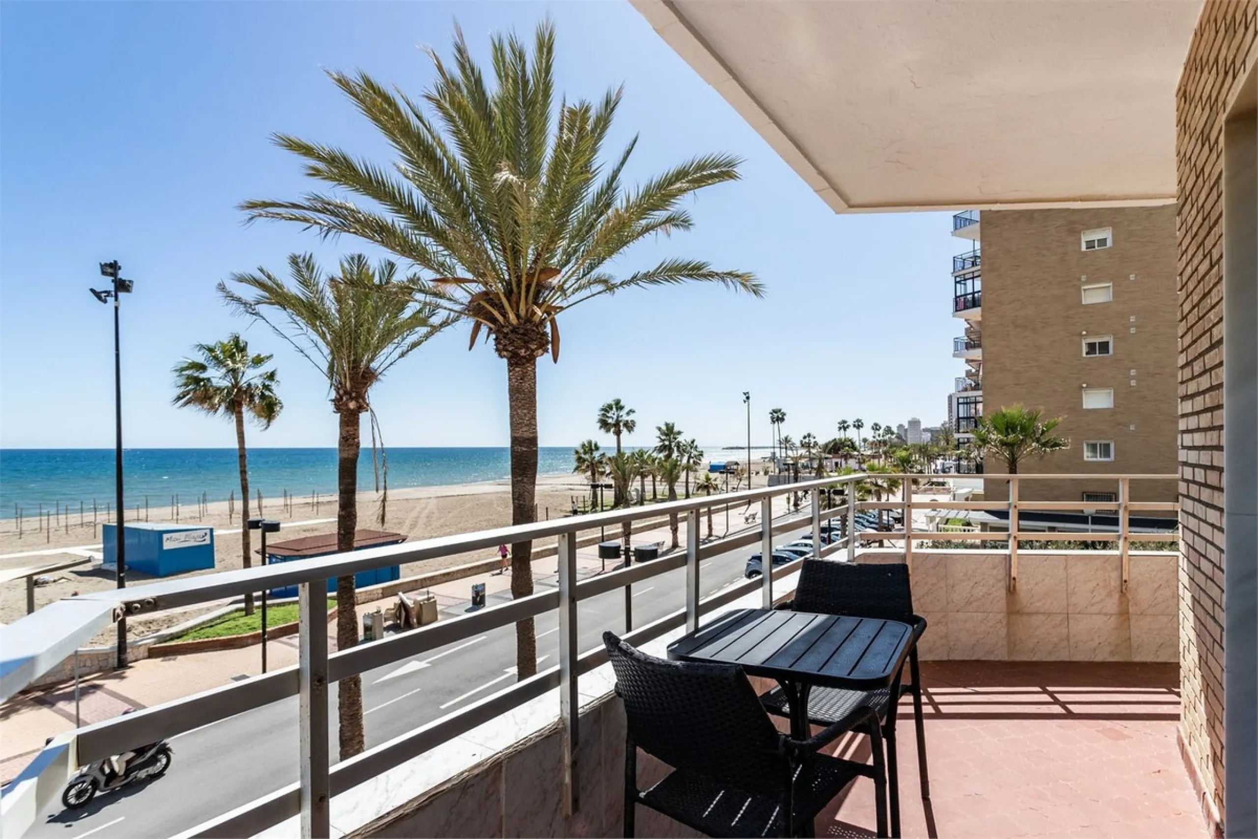 Apartment - Ground Floor Apartment в продаже в Fuengirola, Málaga. В доме 3 спален и 2 ванных комнат. Площадь дома 100 м²