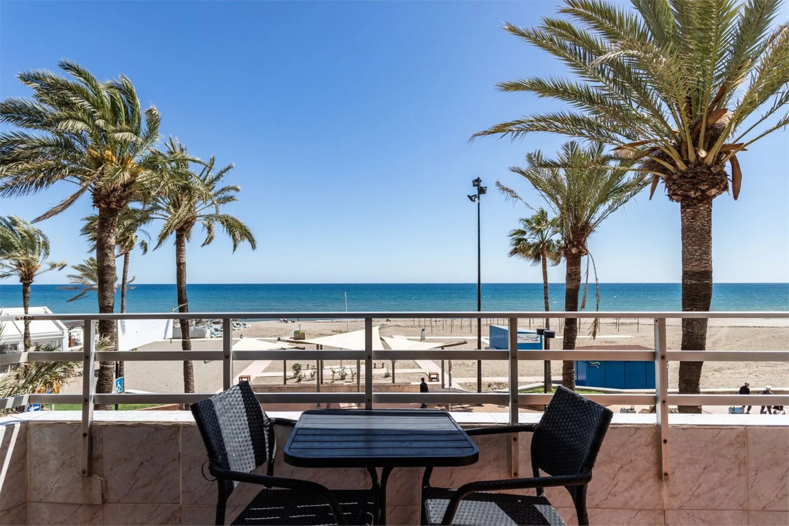 Apartment - Ground Floor Apartment в продаже в Fuengirola, Málaga. В доме 3 спален и 2 ванных комнат. Площадь дома 100 м²