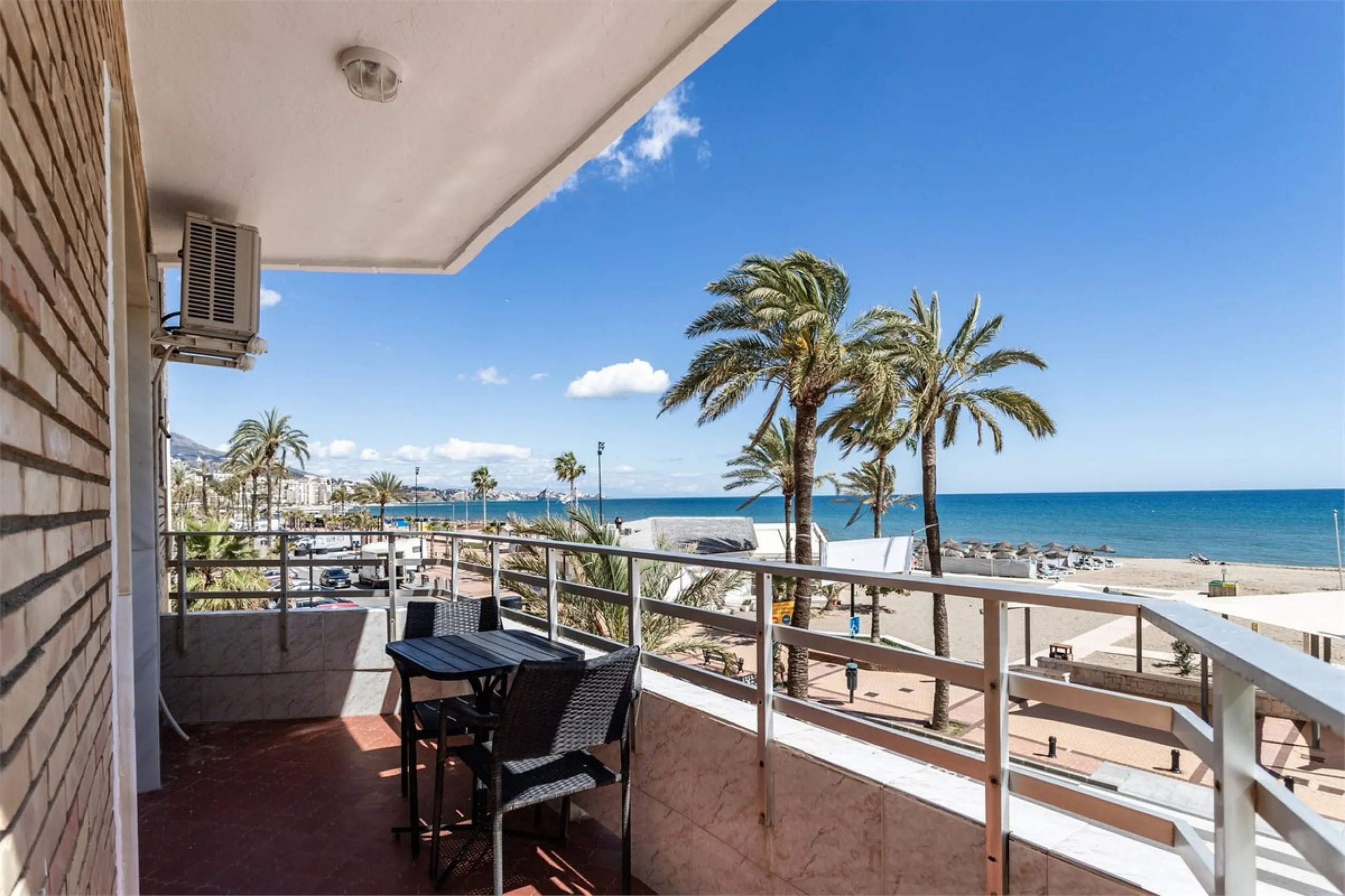 Apartment - Ground Floor Apartment в продаже в Fuengirola, Málaga. В доме 3 спален и 2 ванных комнат. Площадь дома 100 м²