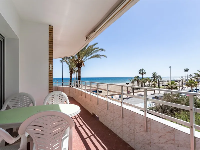 Apartment - Ground Floor Apartment в продаже в Fuengirola, Málaga. В доме 3 спален и 2 ванных комнат. Площадь дома 100 м²